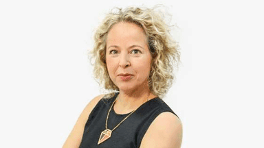 אחת בצוהריים